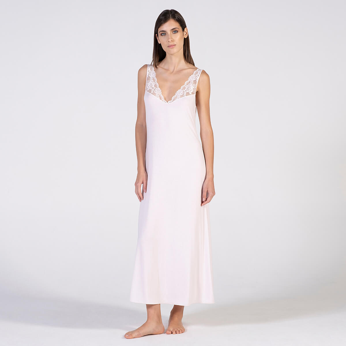 High Quality Made In Italy Nightdress With Lace For Spring Summer 2022 Sleepwear For Woman To Lounge In 