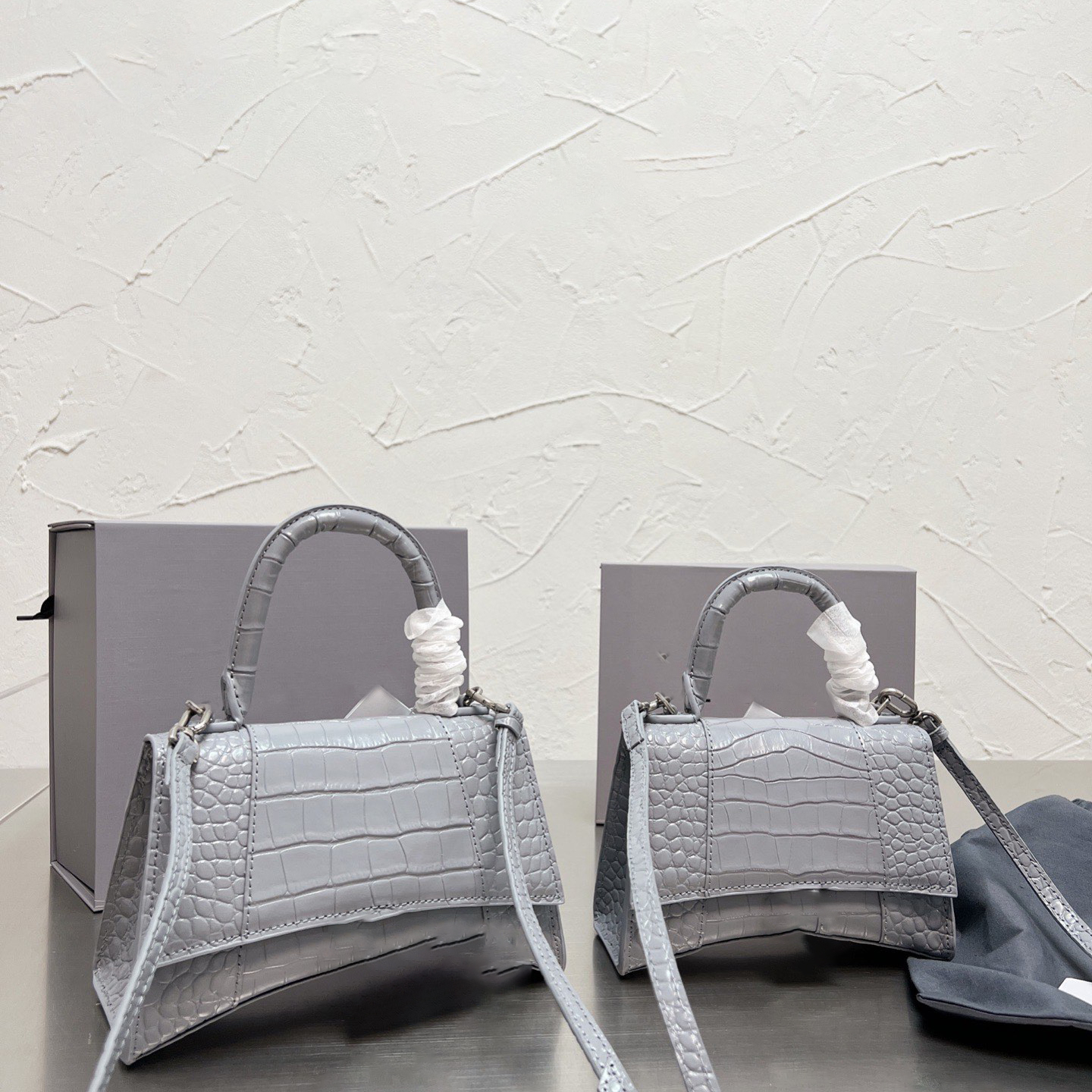 81 2022 1:1 Hot Sale Factory Wholesale Top Quality Famous Brand Design Ladies Handbag Designer Designlogojapan Imported Calfskin 