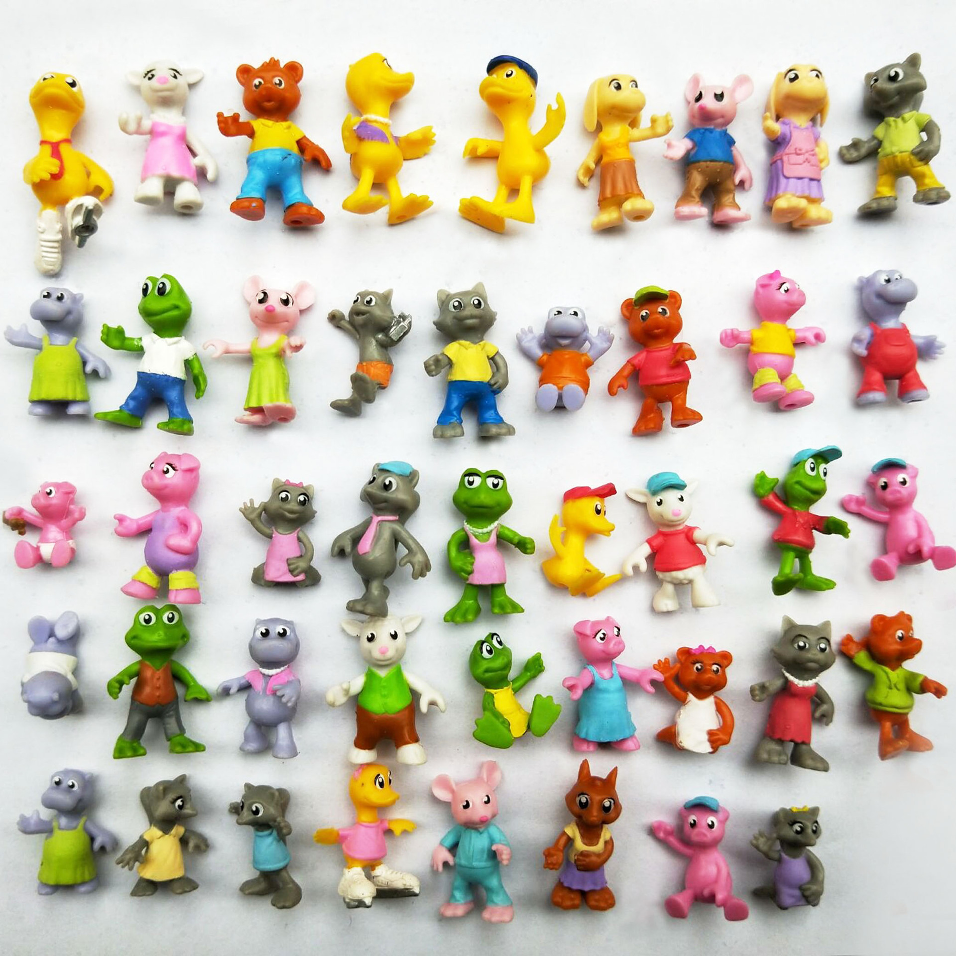 Wholesales Mini Animal Cartoon Movie Eco-friendly 3d Capsule Toys Little Plastic Figure 