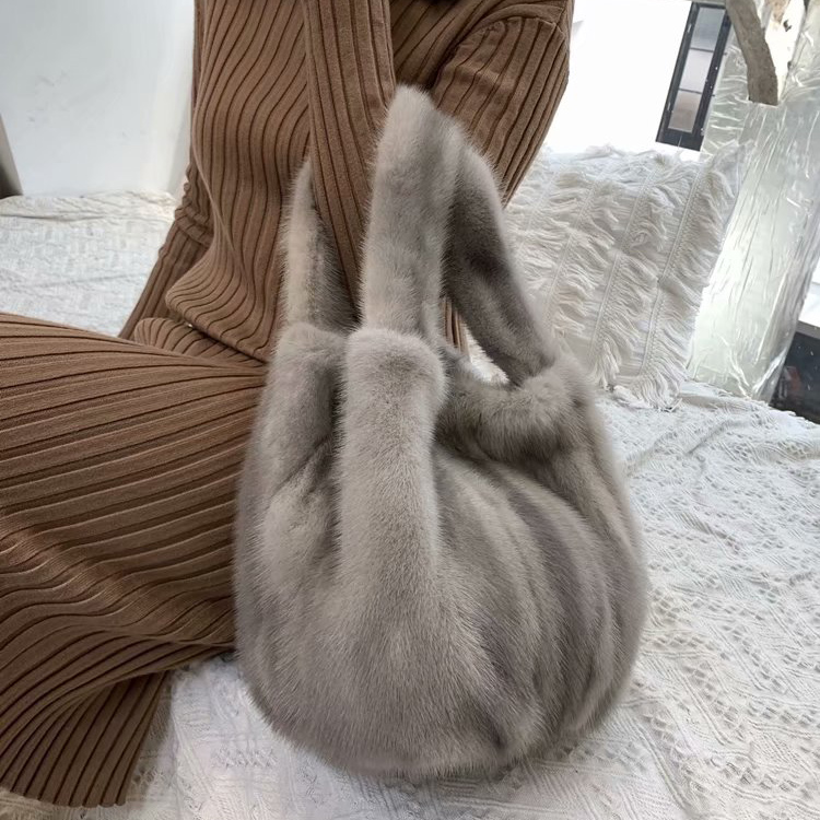 New Arrival Luxury Women Handbags Fashion Fur Bag Mink Fur Bucket Bag 