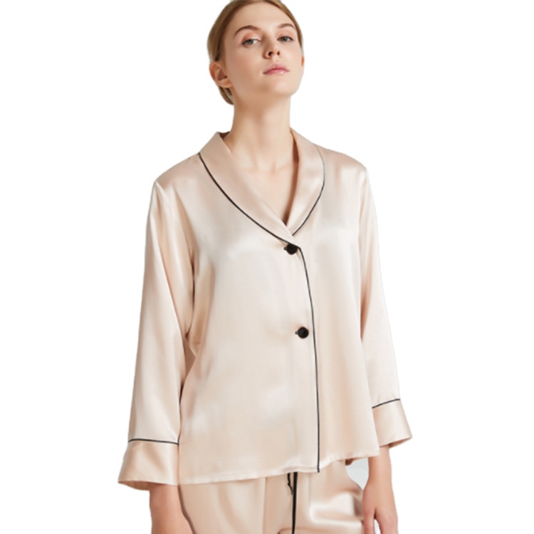 Wholesale Hot Plain Dyed Plus Size Women's 2 Pc Long Silk Satin Pajamas Set 