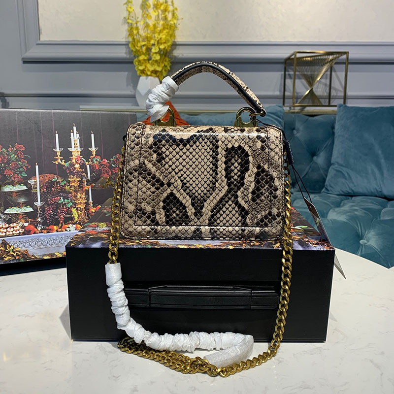 New Small Jelly Style Wholesale Environmental Protection Genuine Leather Simple Design Lady Messenger Bag Custom Lady Handbag