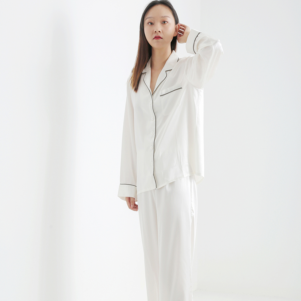 Made In China High Quality Low Price Affordable Luxury Silky Designer Sleepwear Pajama For Women 
