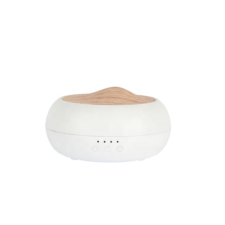 2022 New Design 250ml Portable Humidifier Essential Oil Bamboo Real Wood Aroma Diffuser &amp; Electric Car Humidifier 