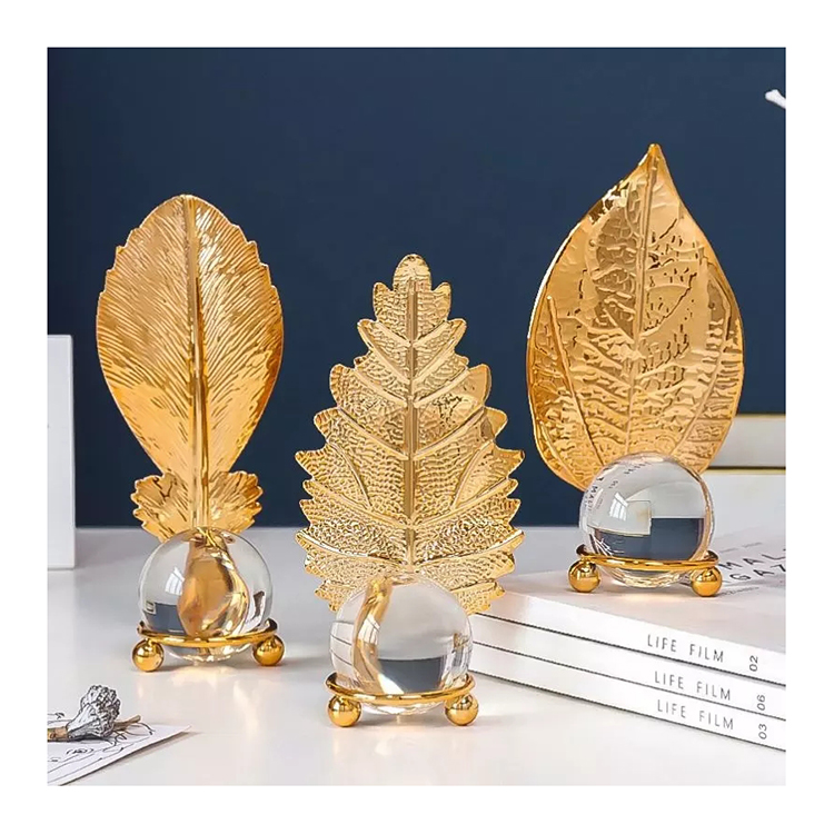 Interior Modern Nordic Table Gold Accessories Wholesale Metal Leaf Art Crafts Home Decor Pieces Luxury Crystal 