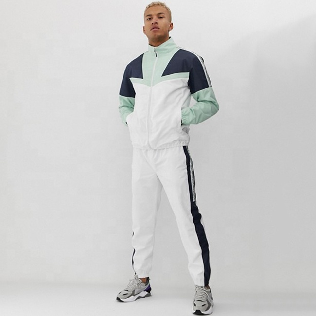 Custom Logo Color Block Windbreak Sportswear Men Two Piece Set Sweatsuit For Jogging Reflective Panels Side Stripe Men Tracksuit 