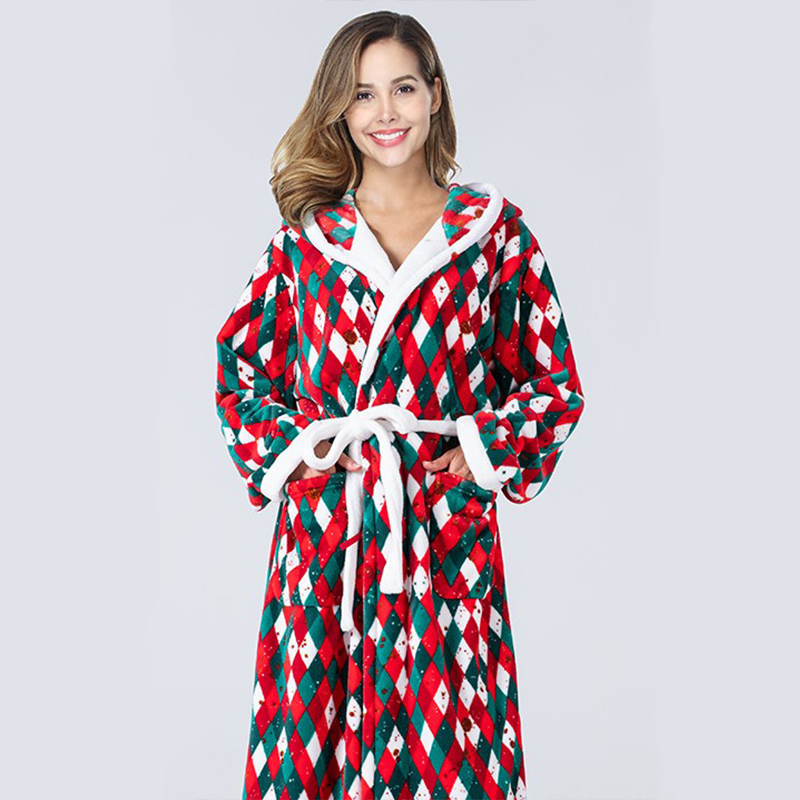 Custom Printed Flannel Womens Bathrobe Women&#39;s Sleepwear Soft Warm Night Gown With Pockets Plush Autumn And Winter Women&#39;s Robes 