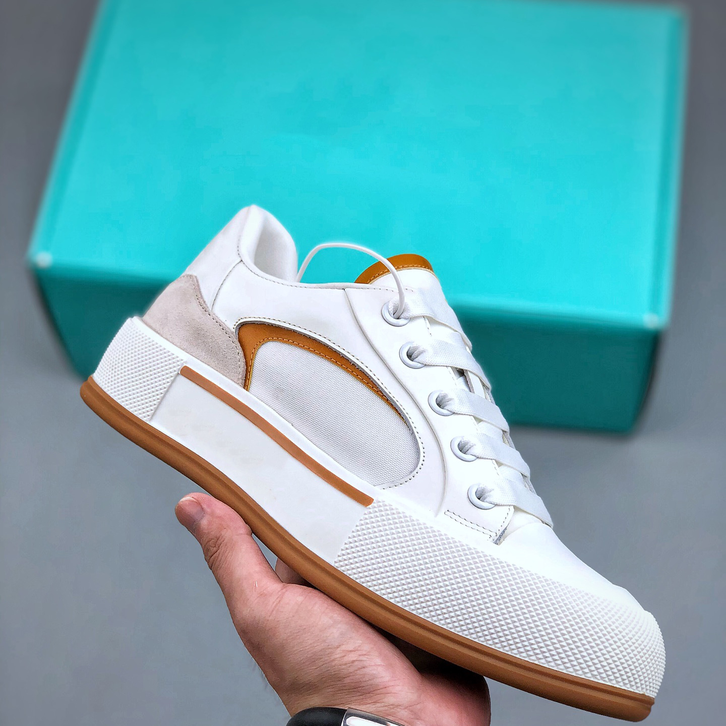 2024 New Luxury Men's Designer Shoes with Cowhide Genuine Leather Thick-soled Sneakers