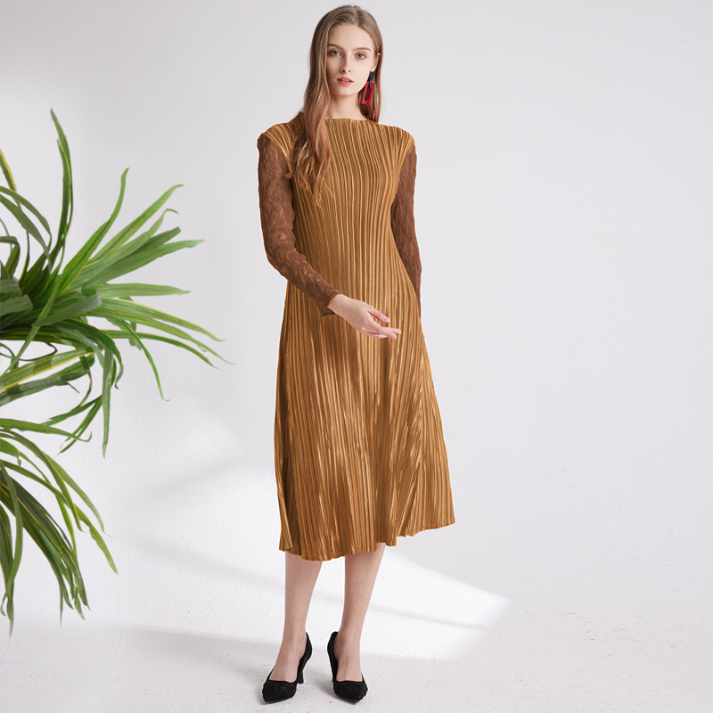 New Long-sleeved Fashion Dress Loose Casual Temperament Pleated Free Size Skirt Women's Clothing