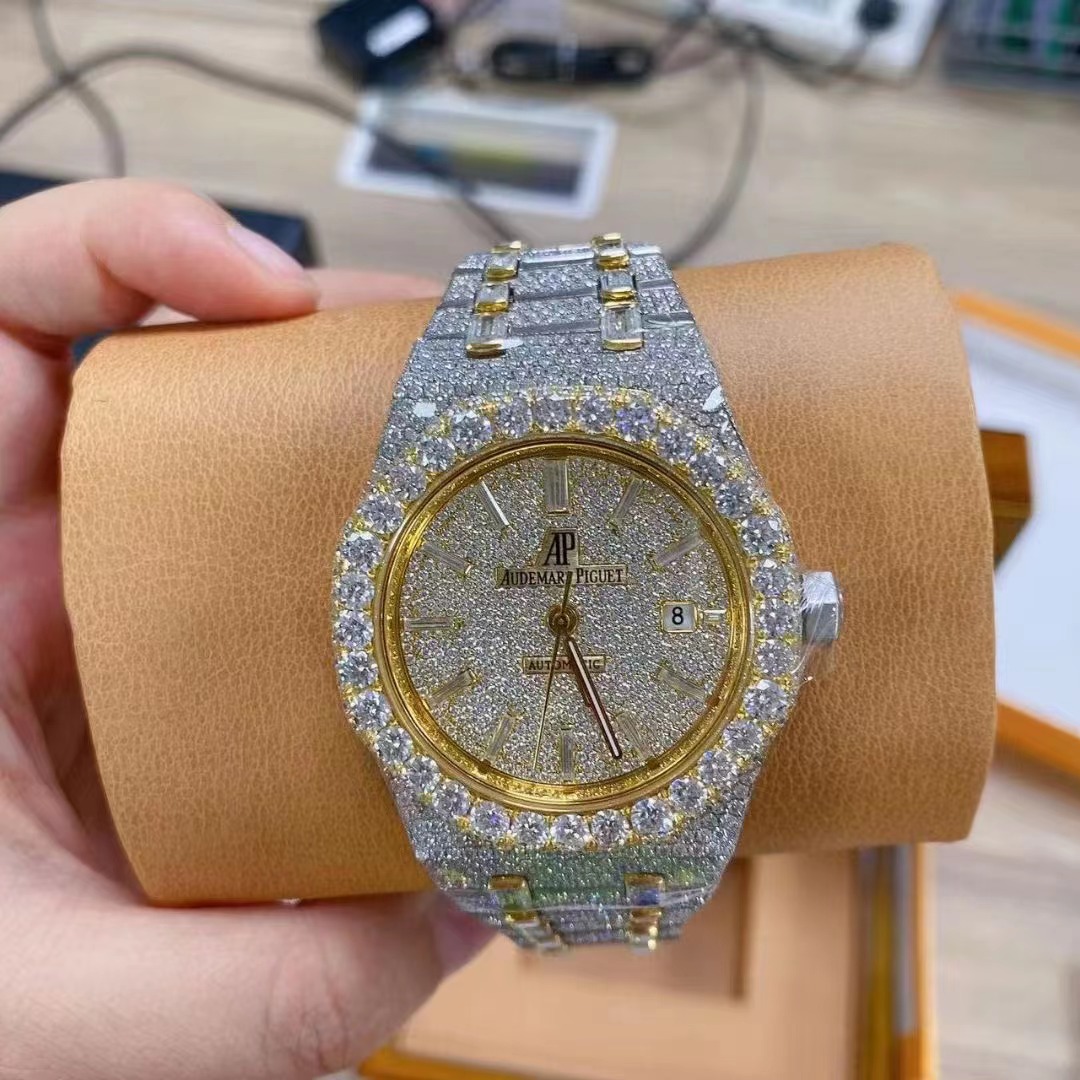 Luxury Brand Custom Made Vvs Mens Iced Out Bezel Watches Ladies Moissanite Watch 