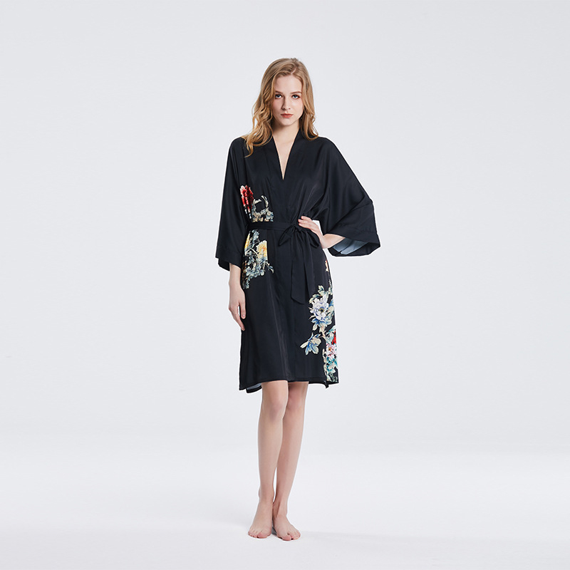 Hot Sale High Quality Custom Printing Pyjamas Set Ladies Satin Silk Like Sleepwear Robe Set For Women Robe Fille 