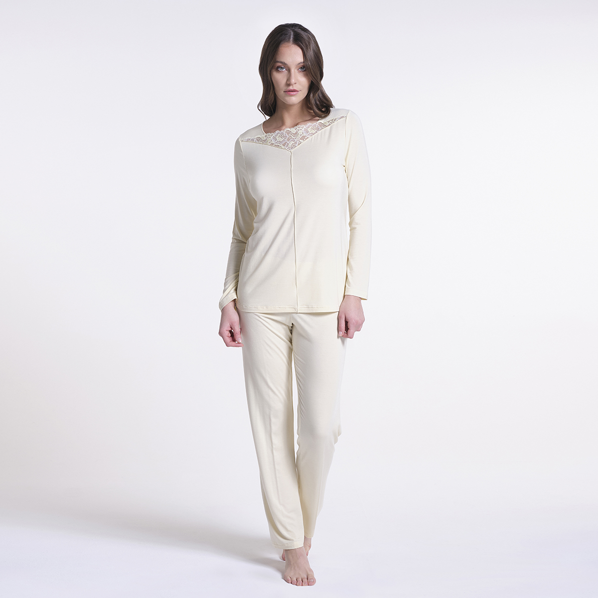 Made In Italy Luxury Micromodal Pyjamas With Macrame Lace And Elastic Tulle For Fall Winter 2022 Sleepwear For Woman 