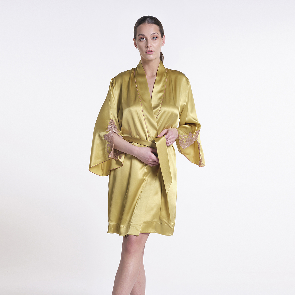 Luxury Made In Italy Pure Silk Kimono With Frastaglio Lace For Fall Winter 2022 Sleepwear For Woman To Lounge In 